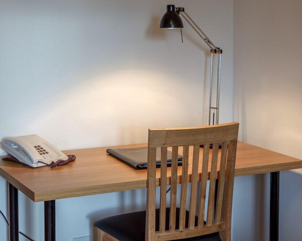 Best Western Hotel Park Astoria Enkoping Bagian luar foto